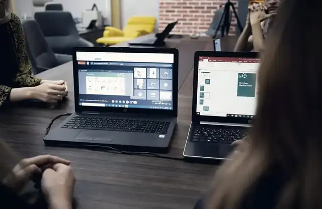 A VCARE Academy business simulation session
